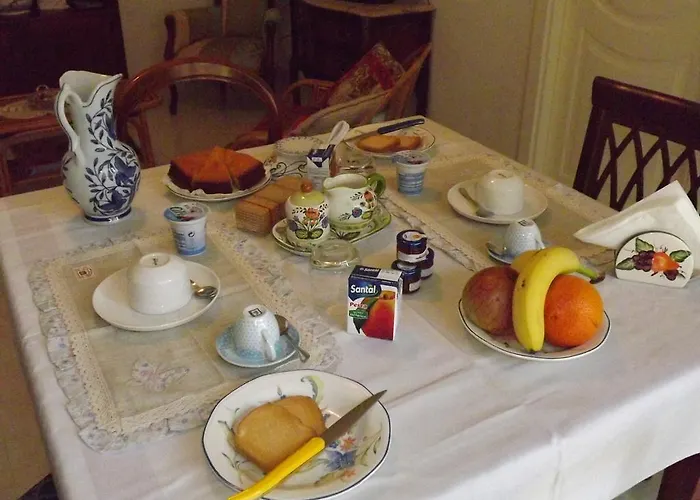 Acomodação com café da manhã  La Perla Bianca *